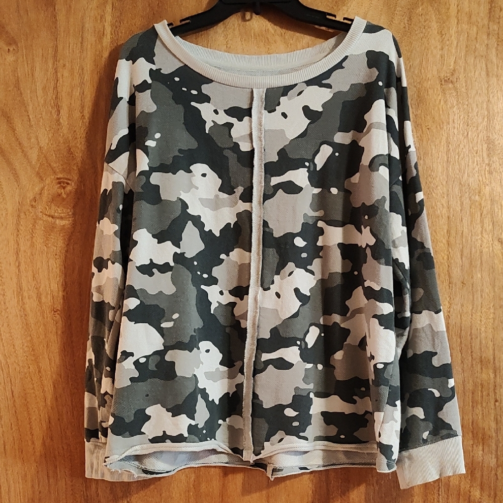 Wonderly Womens Boxy Camo Sweatshirt Gray Cream Raw Edge Detail Oversized Size L